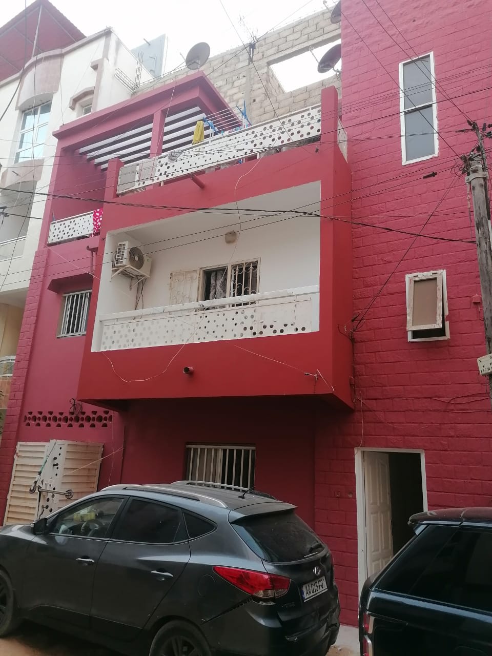 Maison de Rêve à Vendre – Ouest Foire Dakar | 160m² | 4 Apparts + Studio | Titre Foncier | Revenu 1,675M/mois | 170 Millions VMT