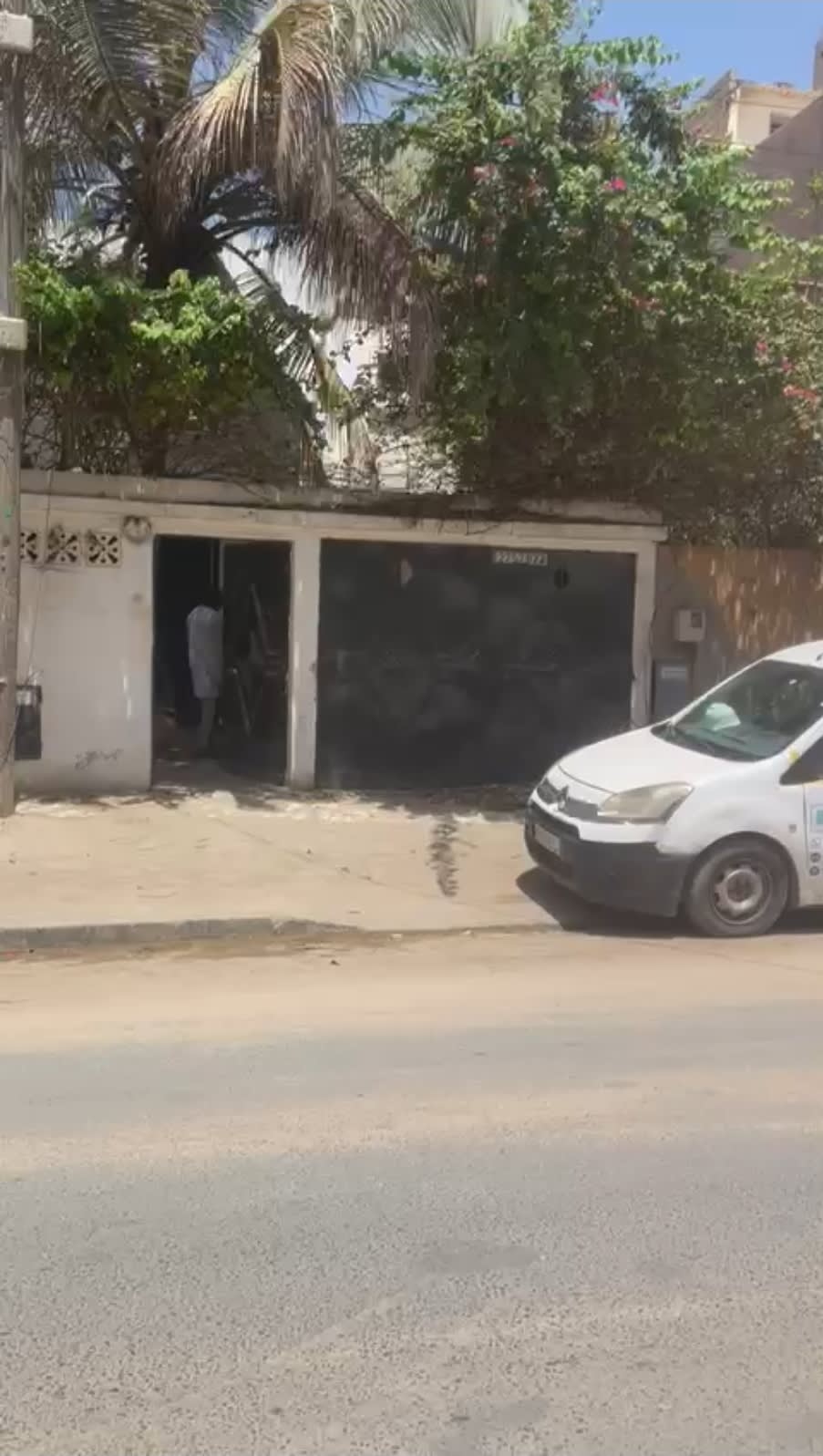 Local Commercial 130m² R+1 à Vendre – SICAP Foire | À Rénover ou Démolir | Idéal Projet Immobilier | 110 Millions Ferme gb