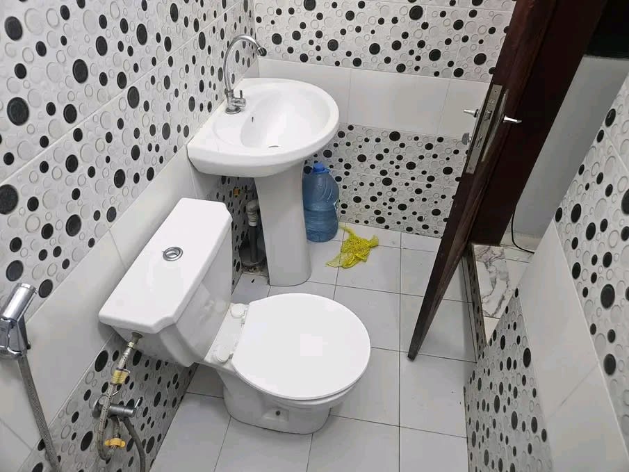 Chambre SDB à Louer – Parcelles Assainies Unité 12 | 70 000 F/mo — photo 2