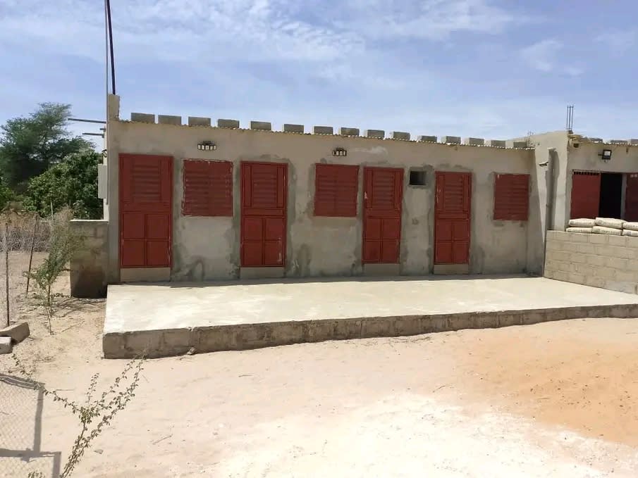 Ferme 10 000m² à Vendre – Sortie Autoroute Toubatoul | Élevage Complet + Habitation | Forage Solaire | Délibération Double Signature | 68 Millions — photo 3