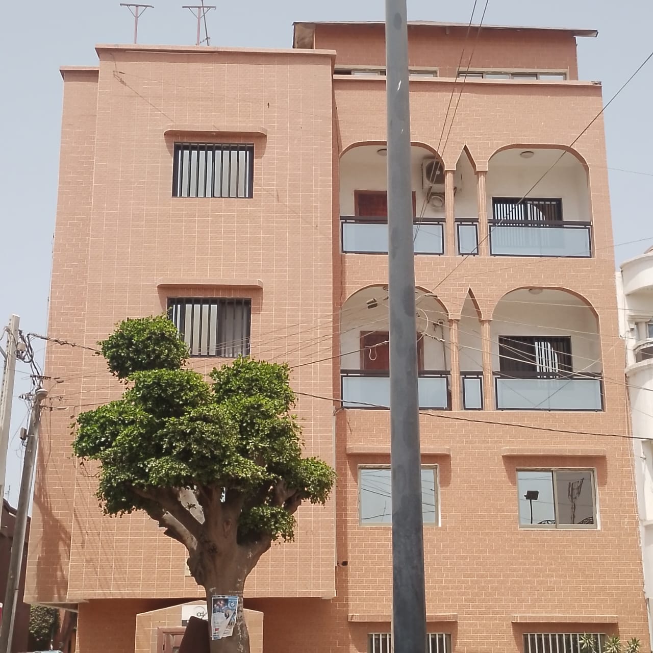 Immeuble R+3 Angle à Vendre – Hann Maristes | Titre Foncier Individuel | 250 Millions