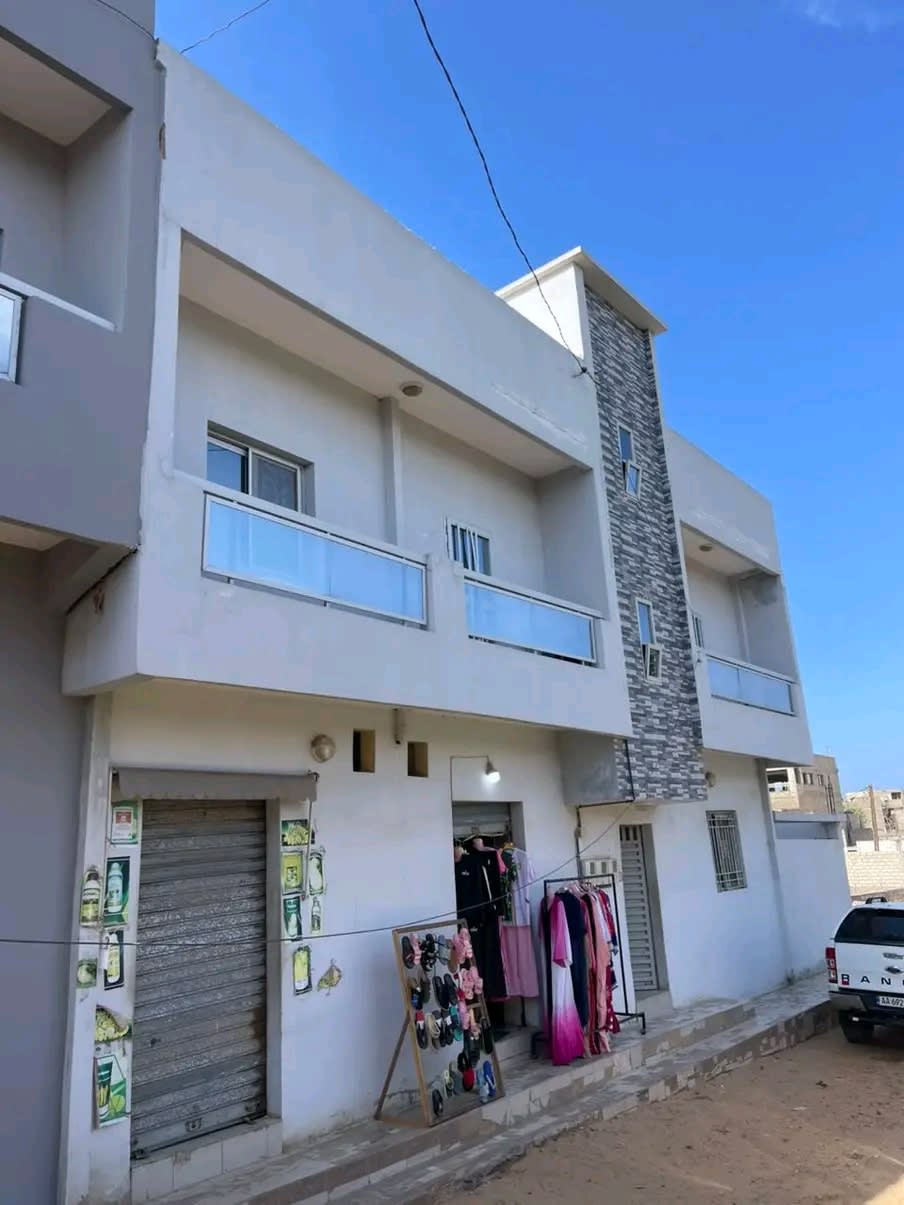 Villa R+1 + Fondation R+3 à Vendre – Keur Massar Terminus 61 Dakar Dem Dikk | 5 Chambres + Espace Familial | Délibération | 60 Millions