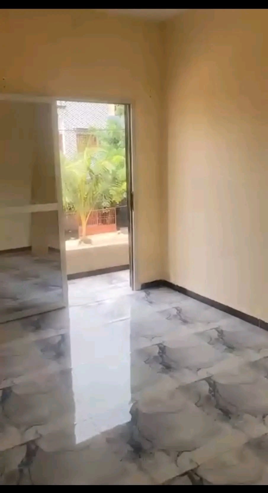 Chambre SDB + Balcon à Louer – ZAC Mbao Cité Narr Près Sortie 9 | Très Accessible | 50 000 F/mois