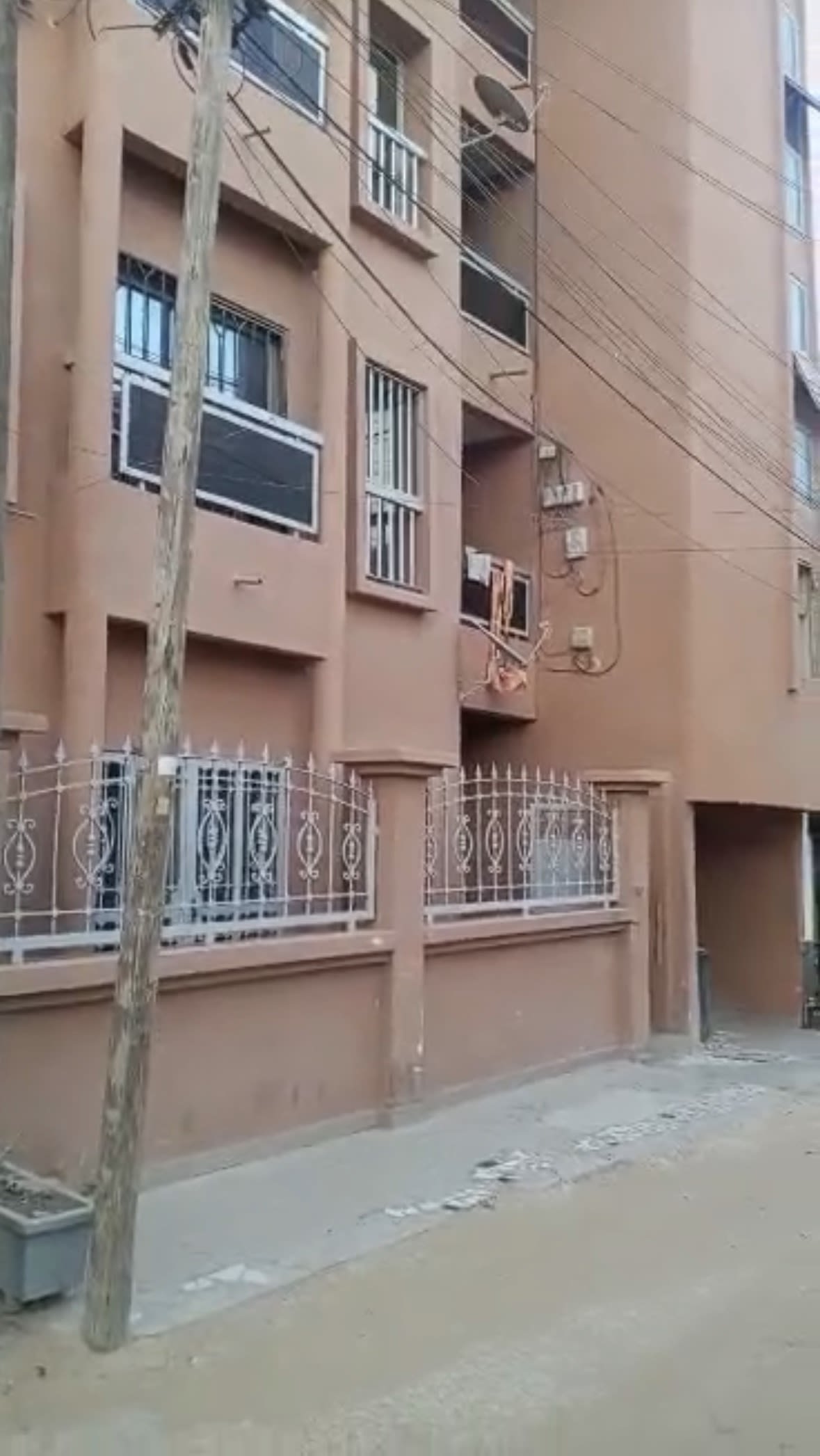 Immeuble R+4 à vendre Sacré-Cœur 3, Dakar – Emplacement premium — photo 2
