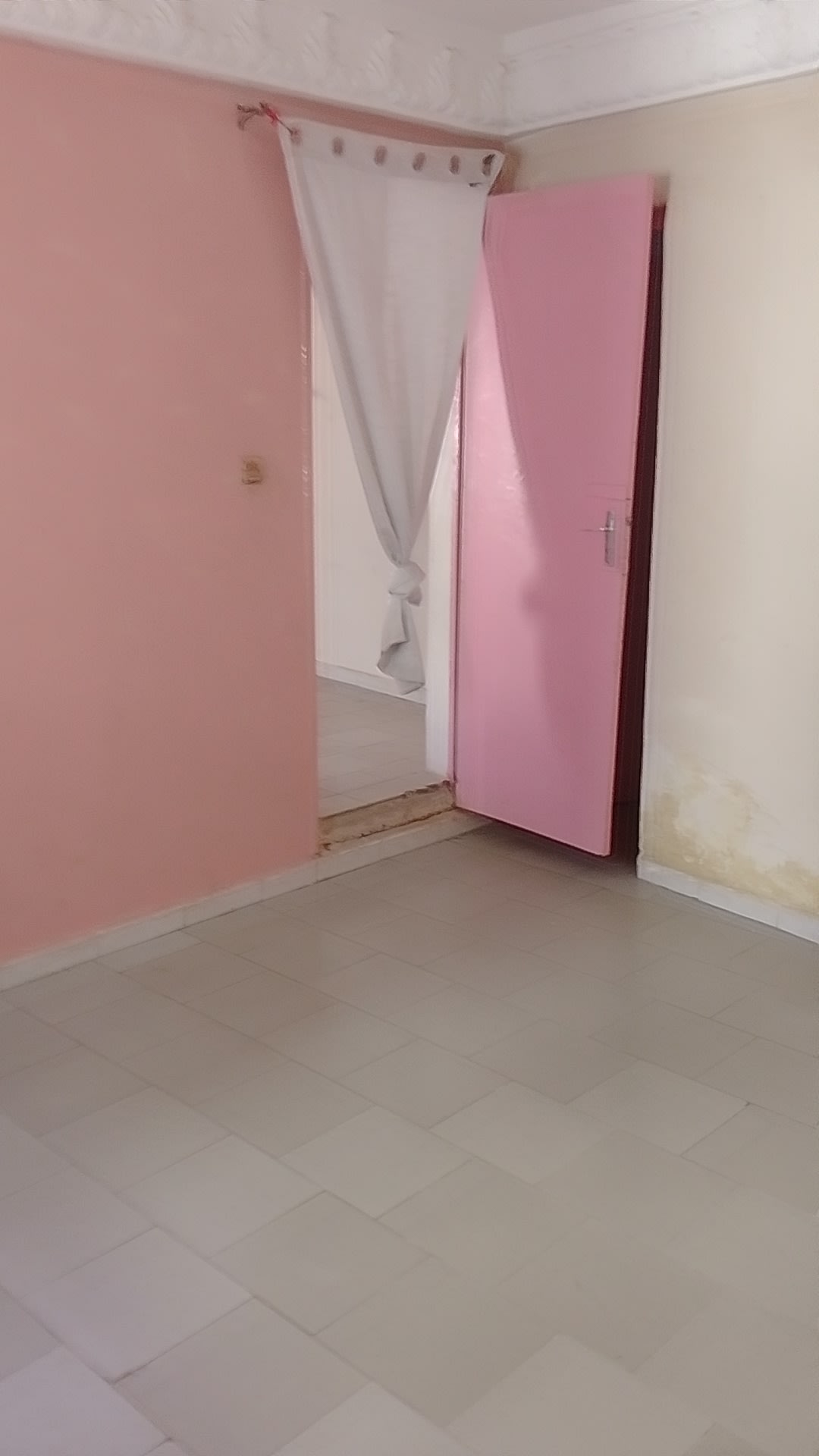 Studio entré salon  — photo 2