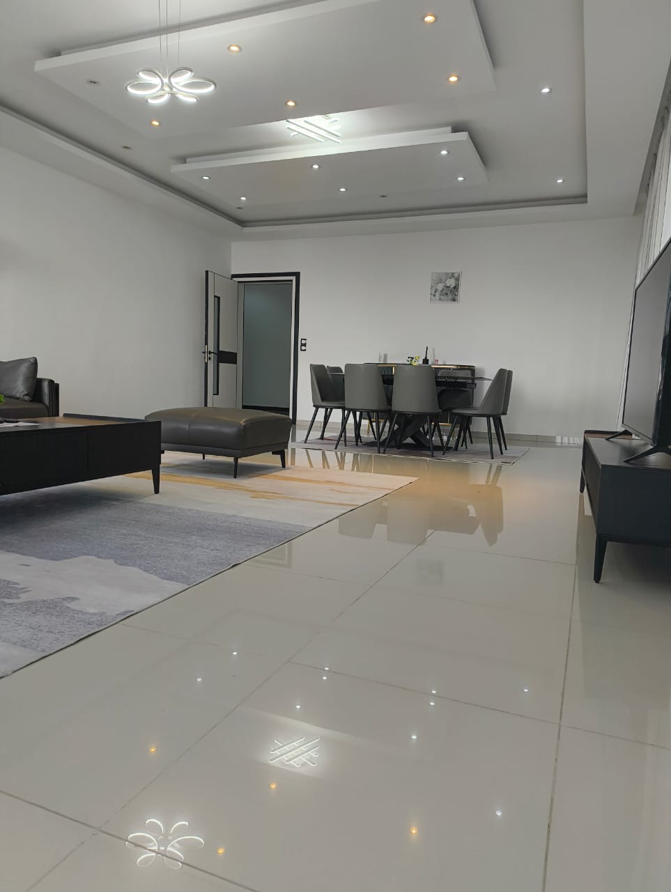 Appartement meublé 3 chambres salon Almadies - Miniature 9