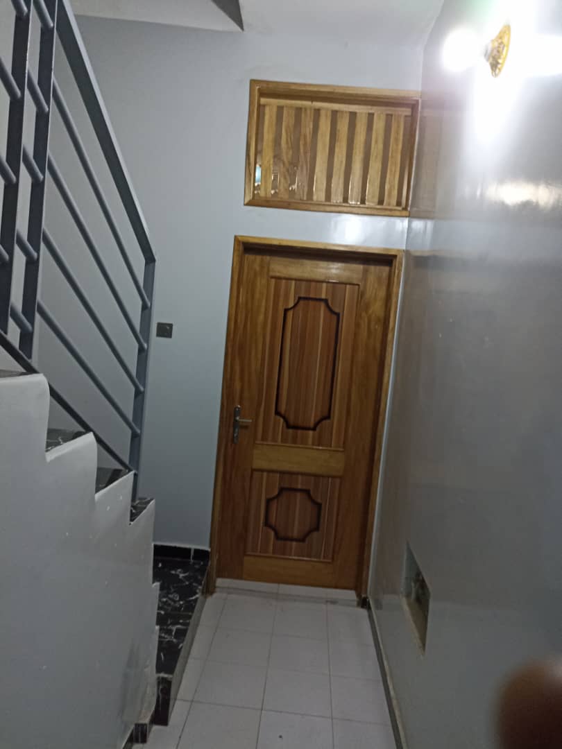 Appartement 2 chambres Salon au Cité Biagui - Image 1