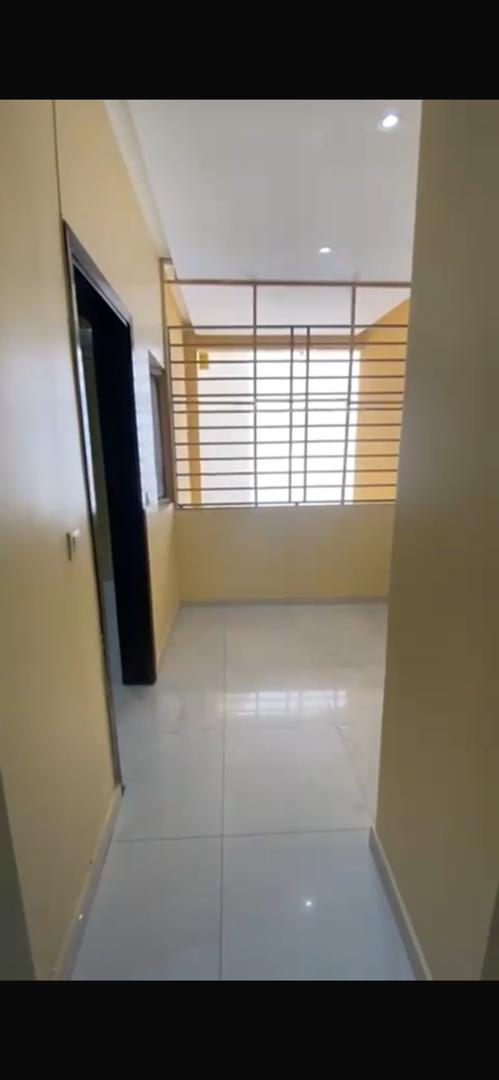 Appartement 4 chambres salon á Mermoz - Miniature 3