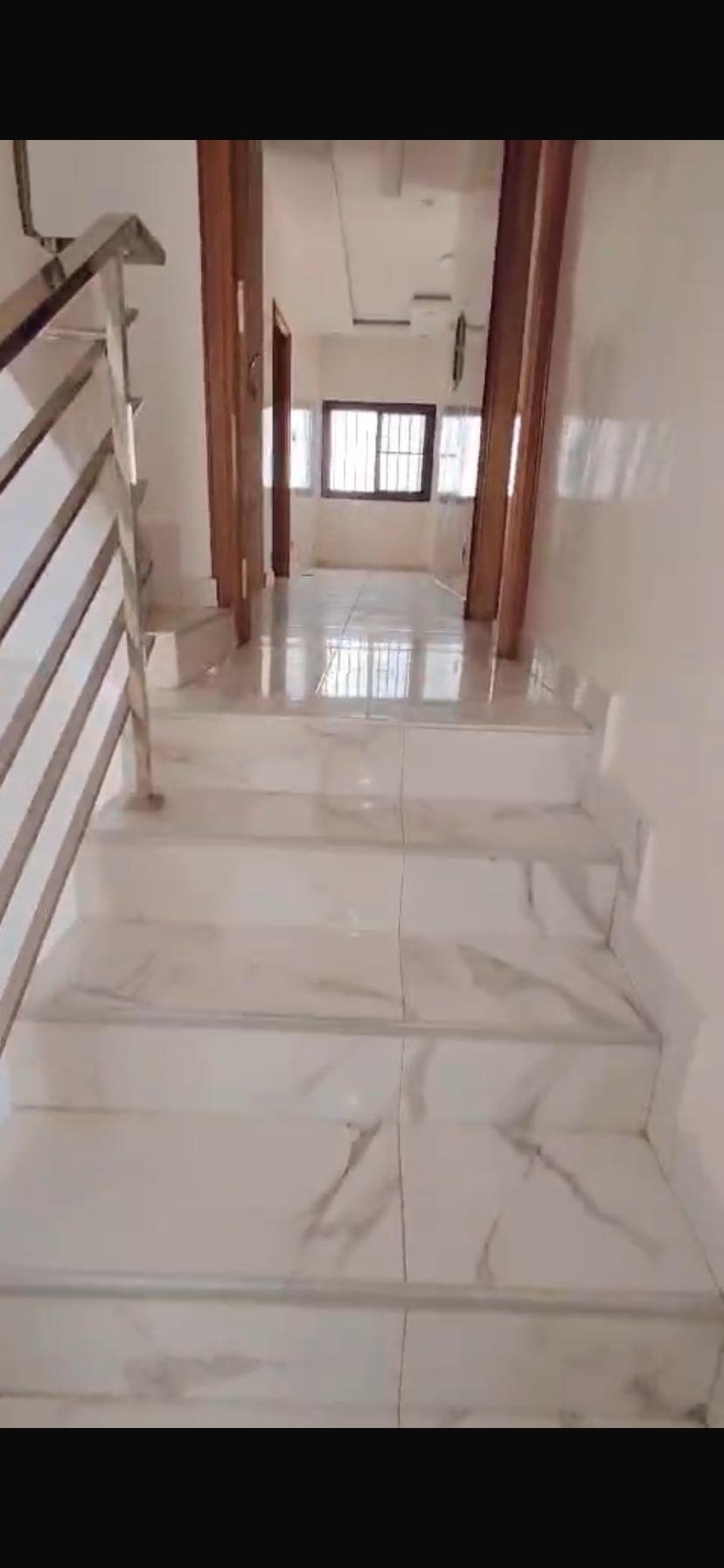 BELLE VILLA R+2 de 150m2 au CITÉ MAGISTRAT, VDN 3 - Miniature 4