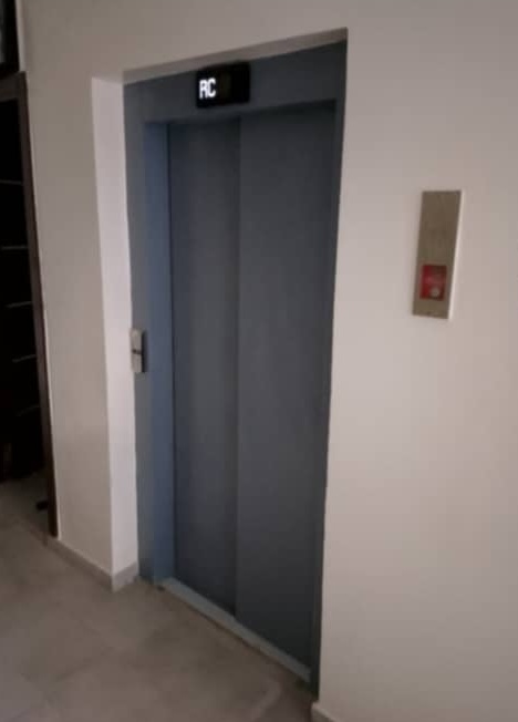 Immeuble Avec Chaque étage a 3 appartements de 2 chambres 3 toilettes 1 salon 1 cuisine équipée  - Miniature 4