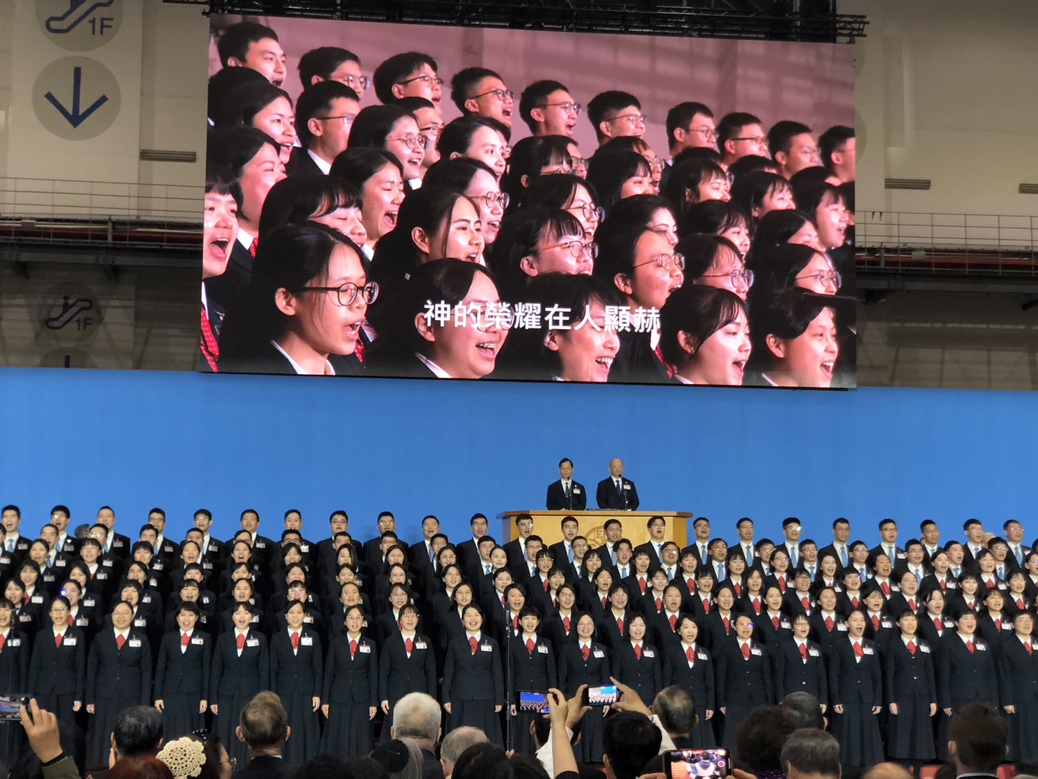 全時間訓練成員合唱詩歌。(圖/楊育玫攝影)