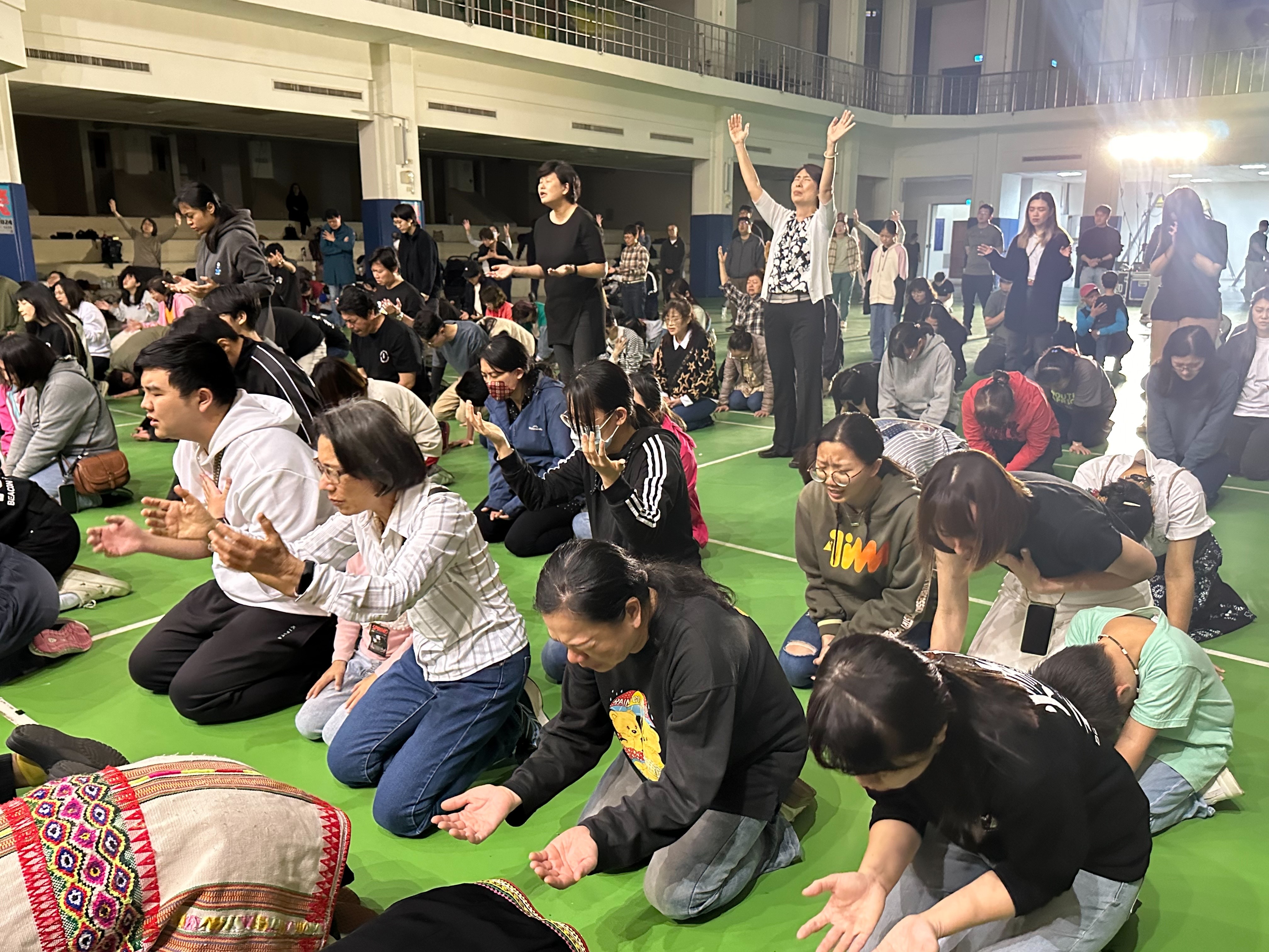 烽火行動首站便有近200人聚集。（圖／洪嘉蔚攝影）