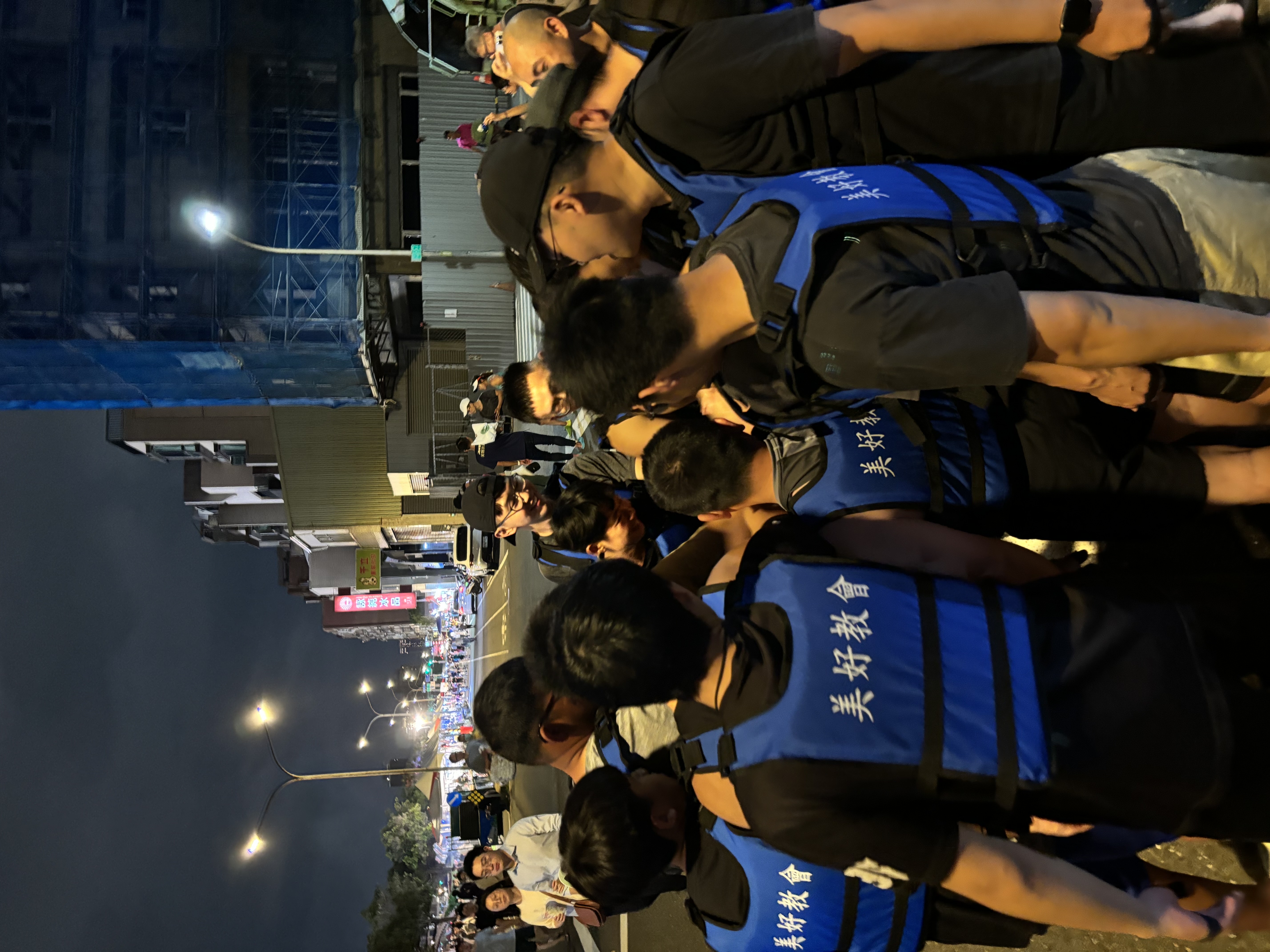 美好教會龍舟隊為比賽打氣加油。（圖/胡卜仁傳道題更供）