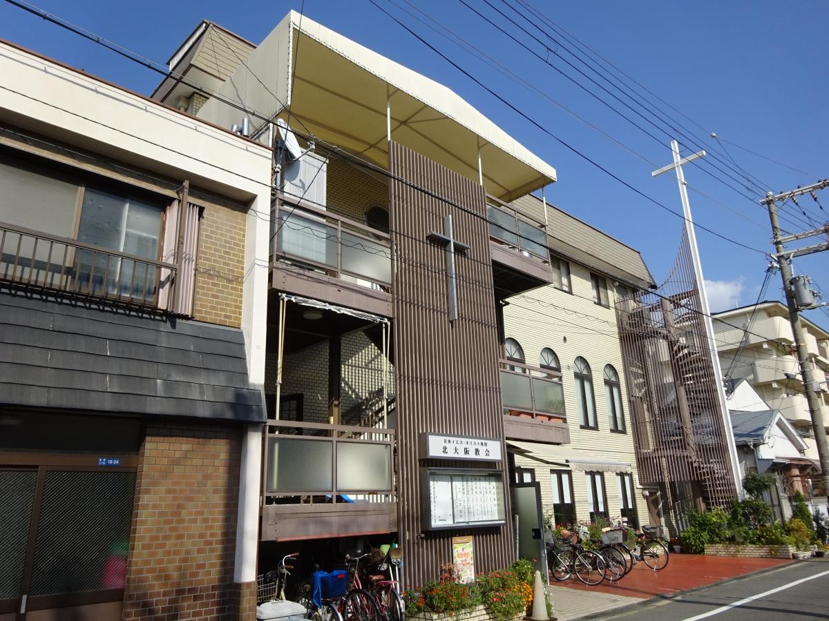 鄒君惟成長過程，在父親牧養的教會有很多操練。(圖/鄒君惟傳道提供)