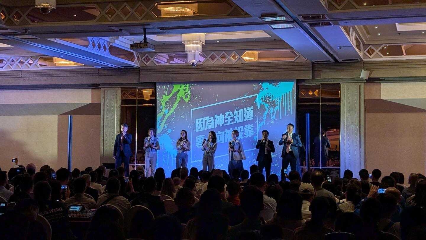 首度在杜拜演唱佈道。(柳子駿牧師臉書)