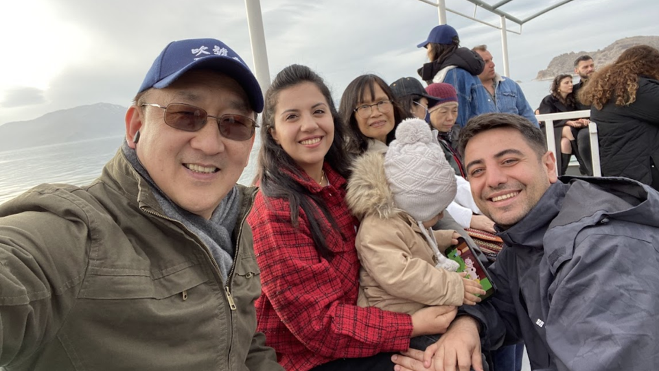 同搭渡輪的當地遊客 Local Tourists on the Ferry