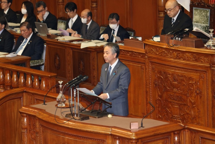 金子道仁議員在眾議院質詢。（翻攝自金子道仁臉書