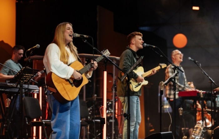 聚會中舉辦的演唱會。(Photo Credit: Keswick Ministries)