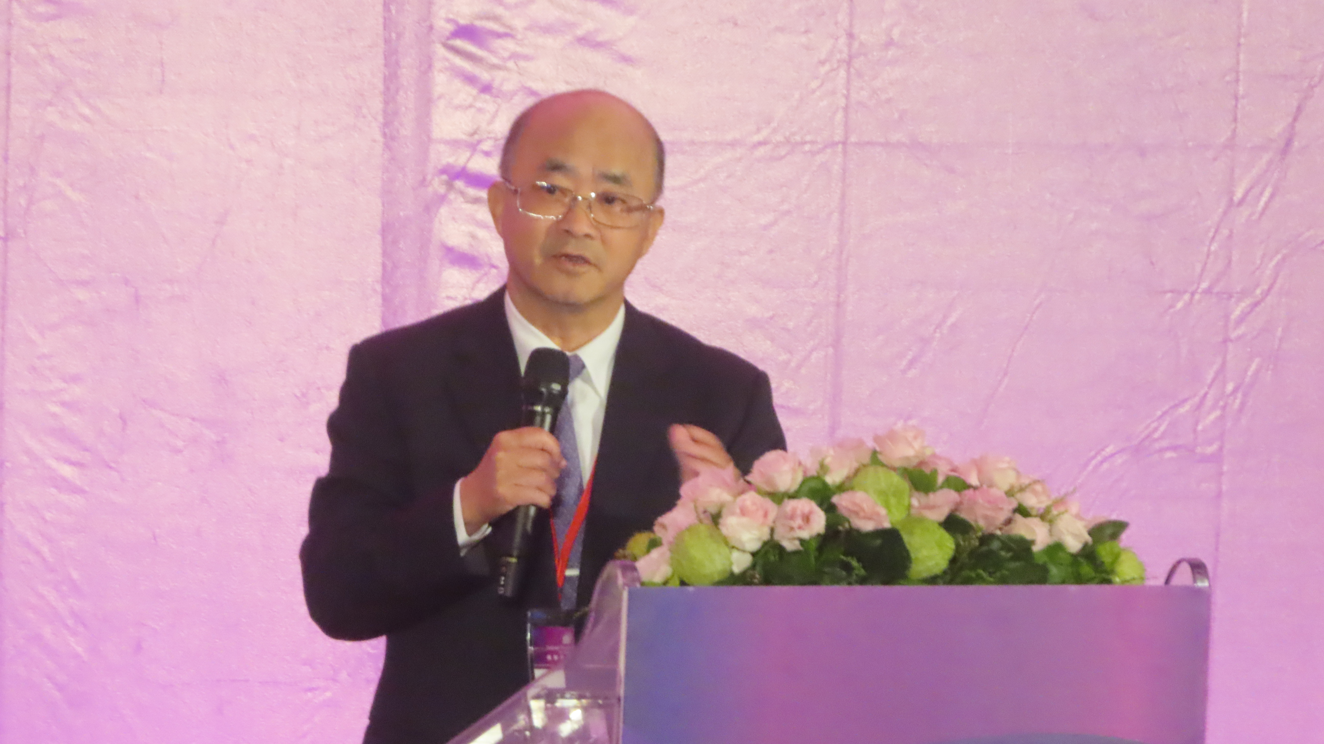 揚錫儒牧師分享信息。(圖/梁敬彥攝影)