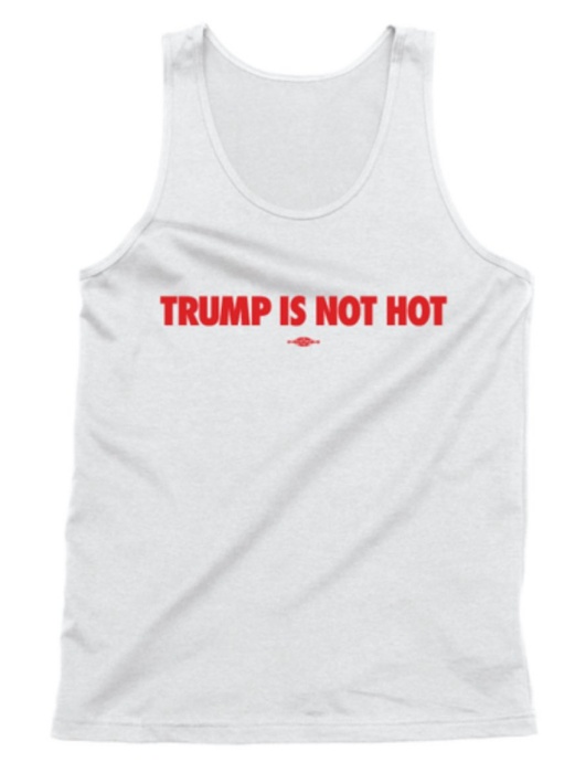 「Trump is not hot」(川普沒有魅力)的背心。(圖/翻攝自store.gavinnewsom.com)