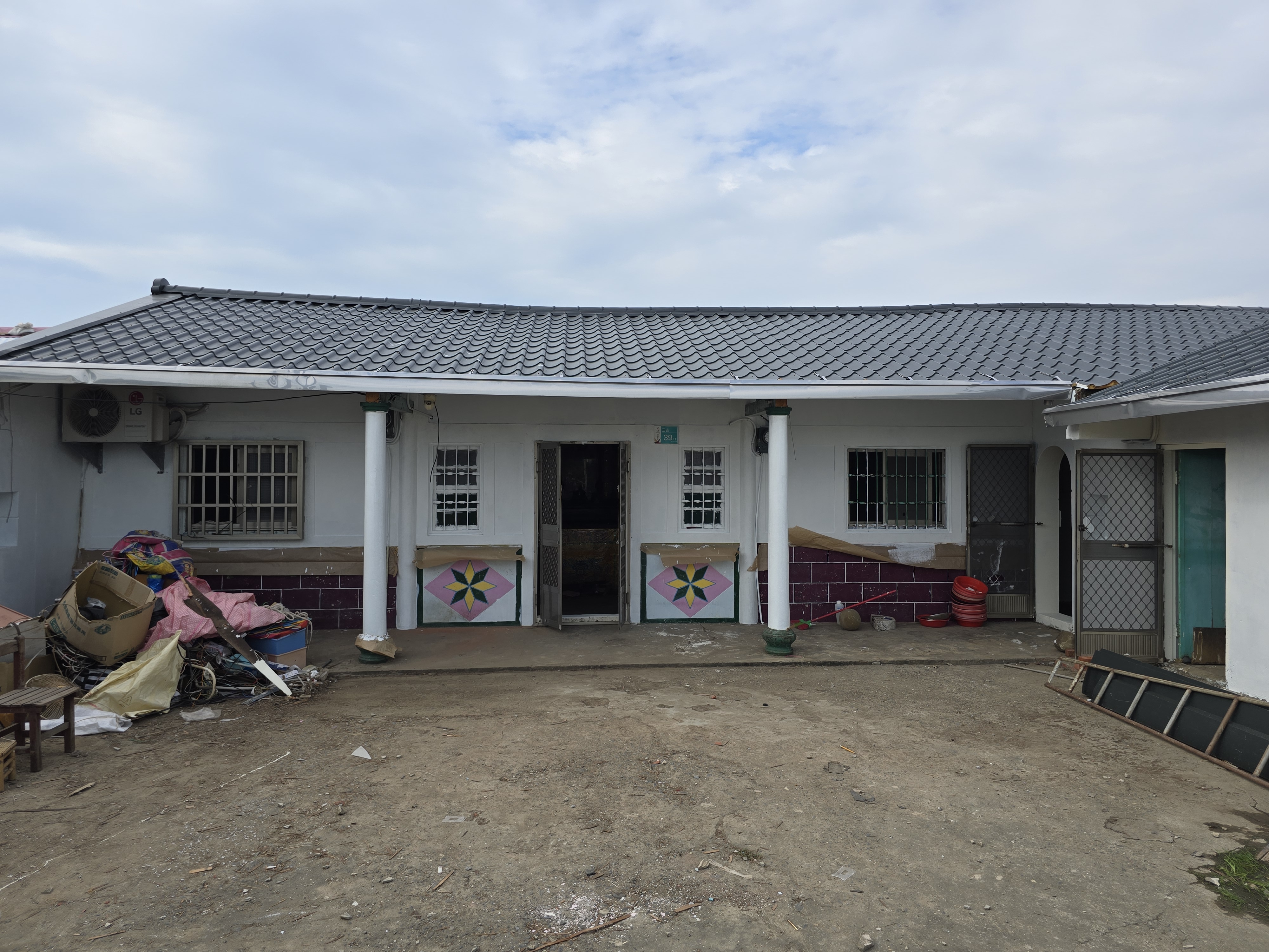 第一戶修繕完成的小雯家,已進入最後的油漆階段即可返家。(芥菜種會提供).