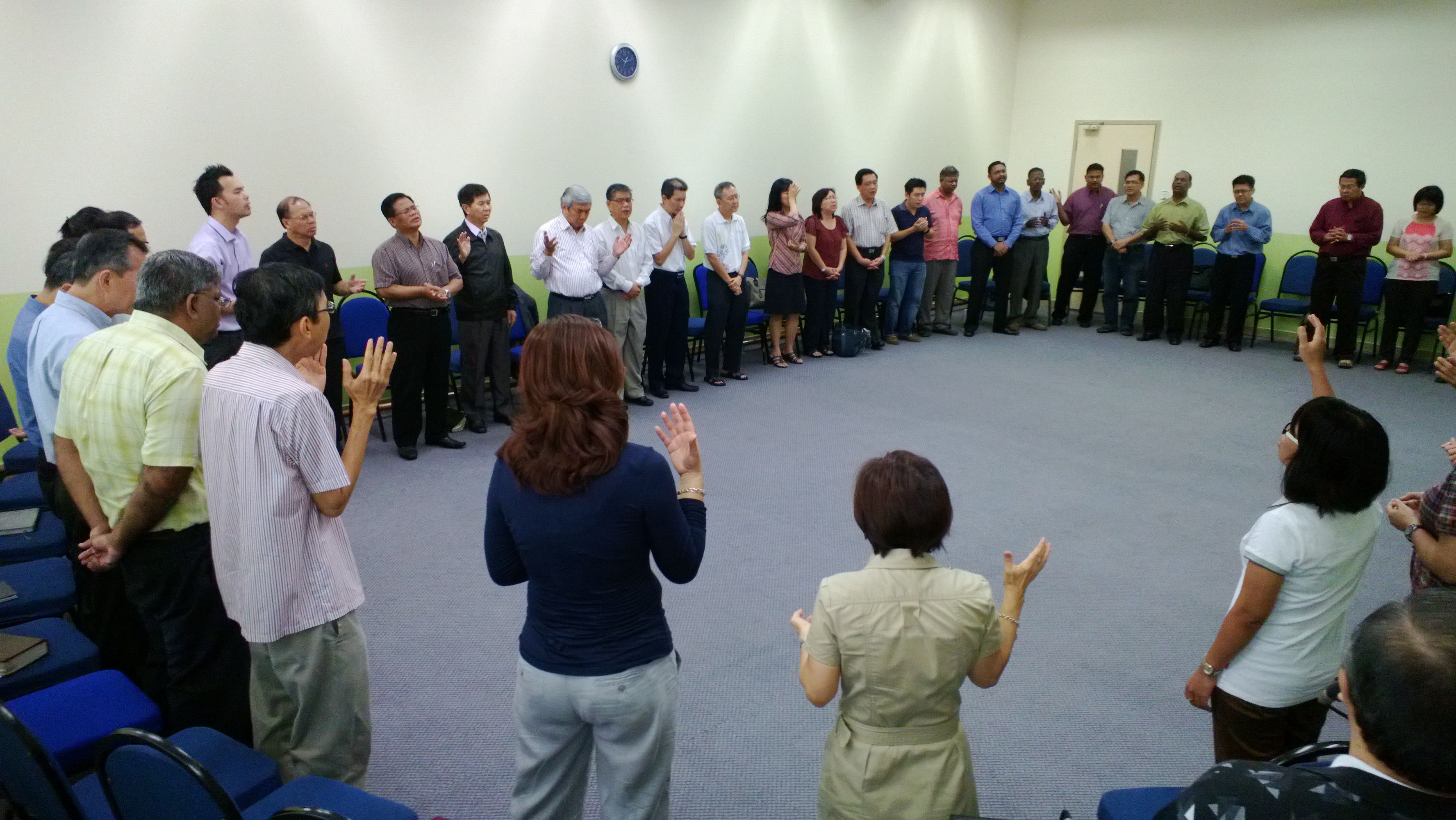 參與「牧者團契」的牧者們都會定期聚在一起，彼此代禱以及關懷