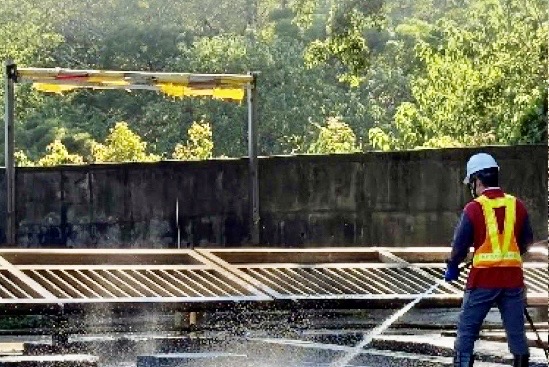 非洲豬瘟傳播力強,染疫農場需要消毒。(翻攝自農業部臉書)