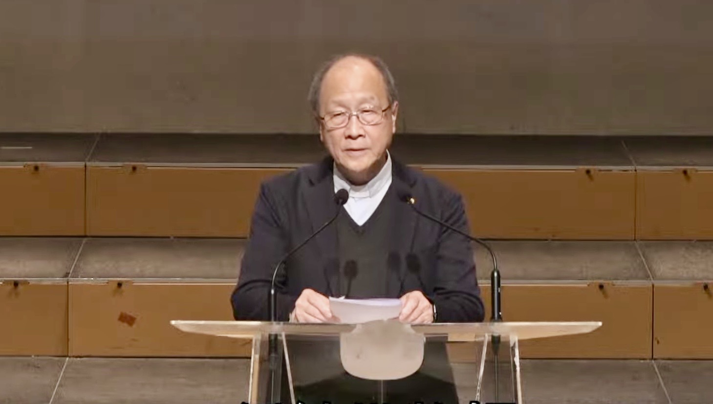 鍾健楷牧師。(直播截圖)