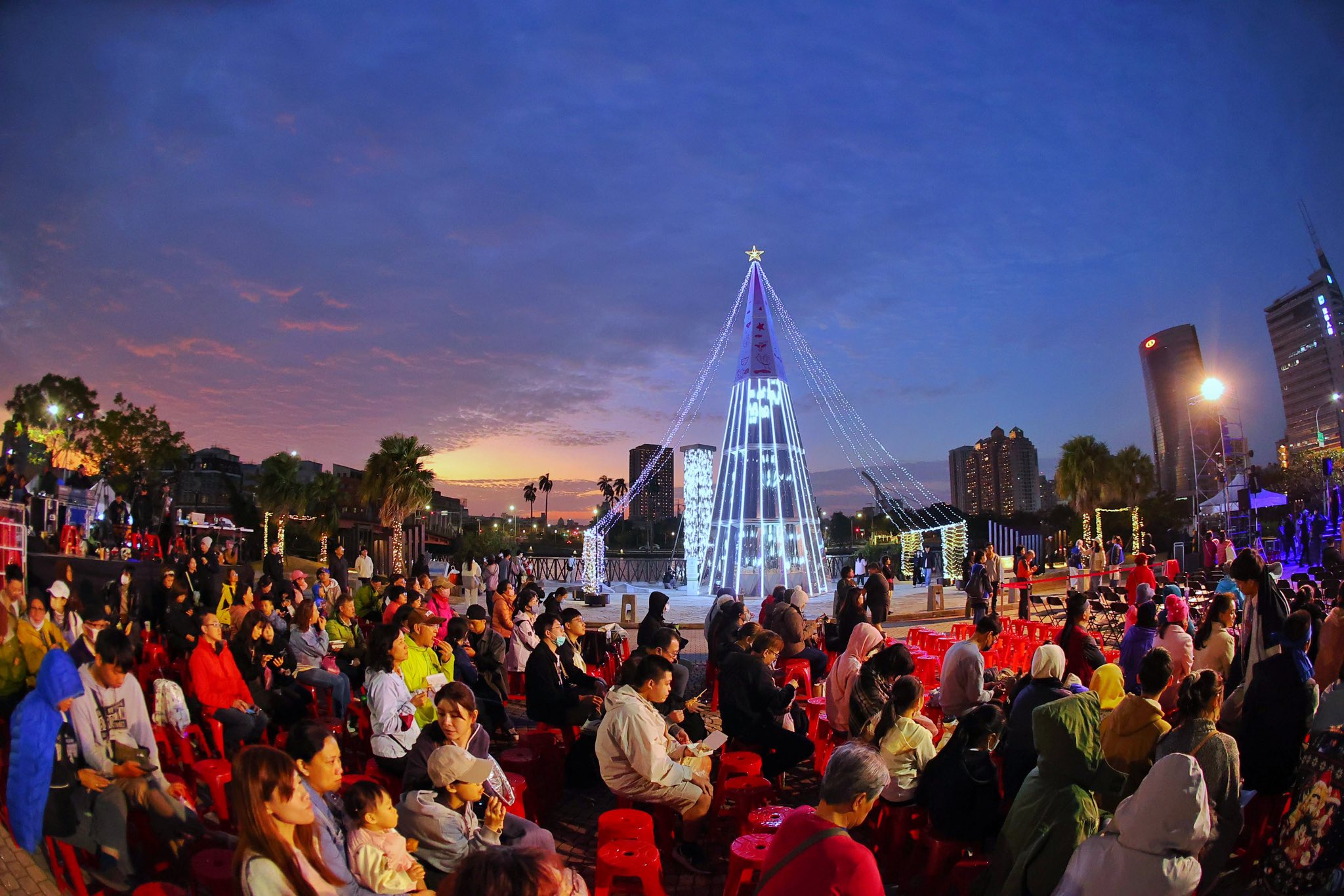 台南運河河樂廣場西側點燈活動會場。(翻攝自台南旅遊臉書)