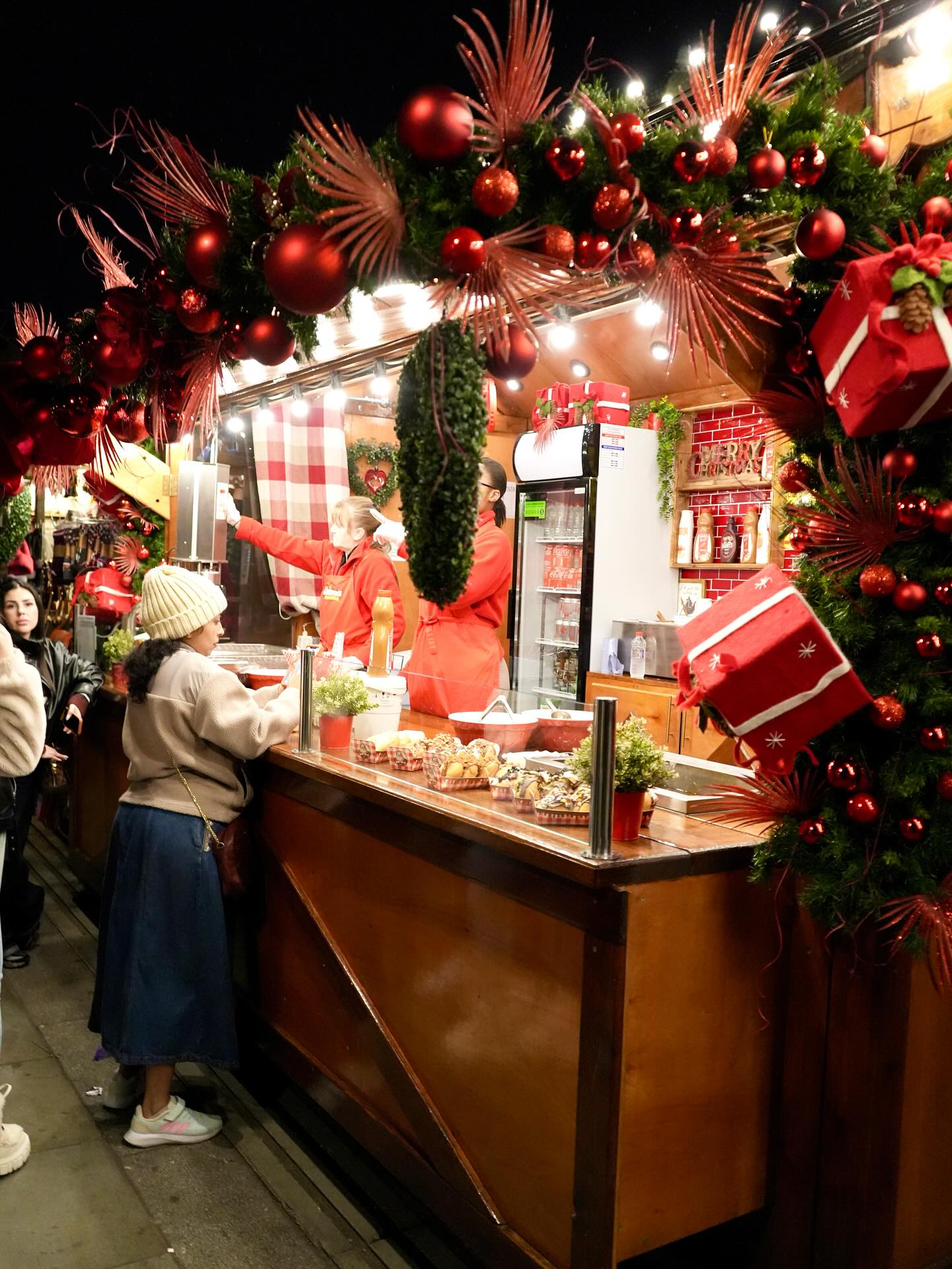 英國特拉法加廣場的聖誕市集。（翻攝自FB@London Moments）