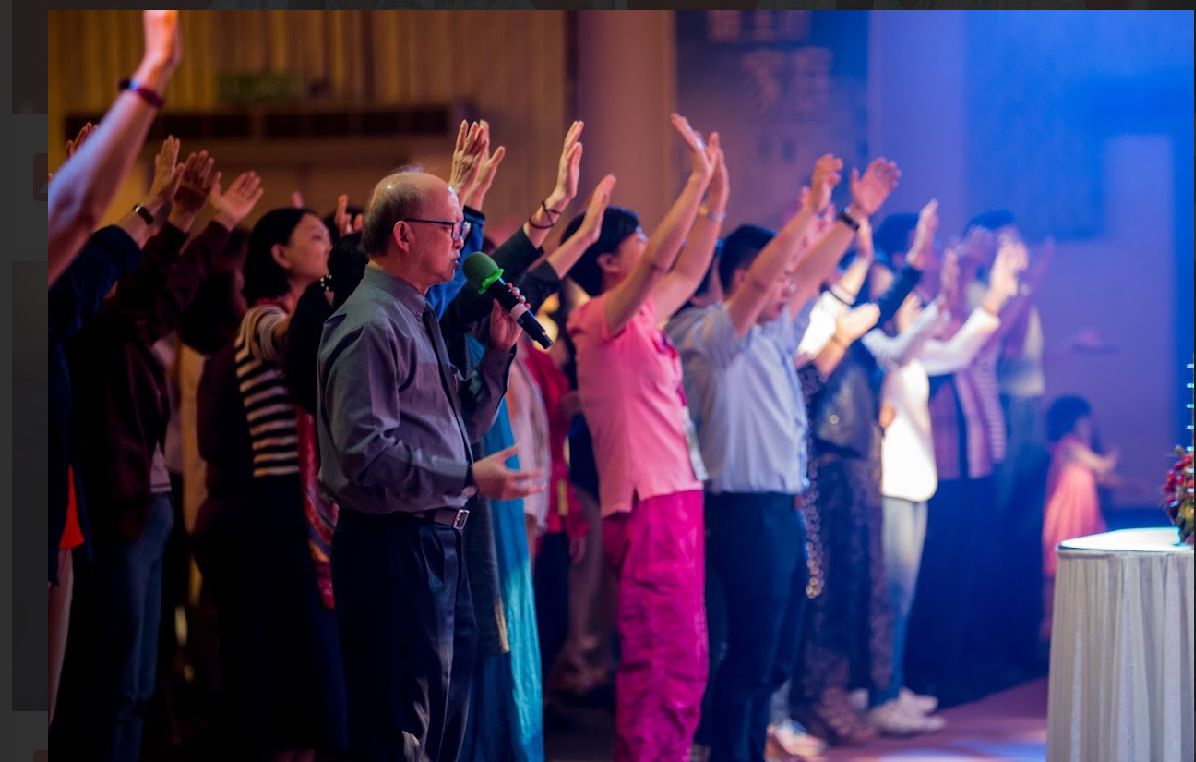 退休不仅不是终点，反而是一段关于祝福、传承与使命续航的新旅程。