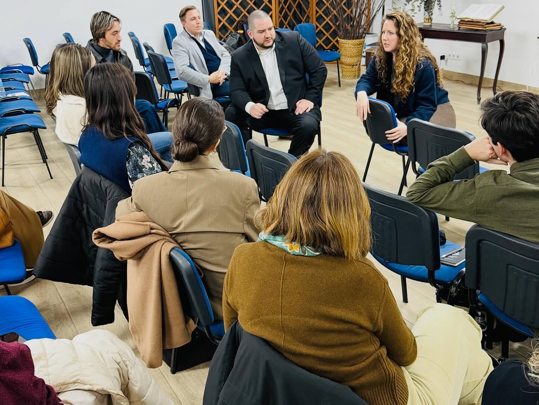 研討會意見交流。（翻攝自IG@laura_thien_lisw）