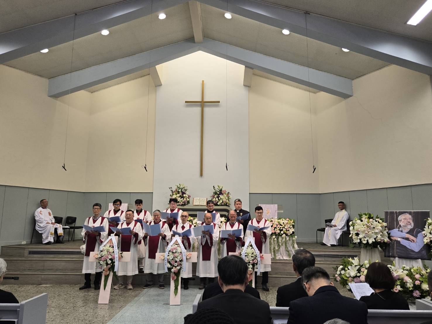 木柵衛理堂獻詩。（圖/梁敬彥攝影）