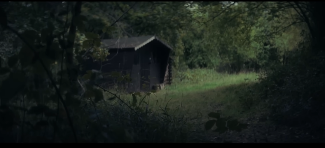 多年來史密斯虐待年輕弟兄都是在花園這間棚屋中。