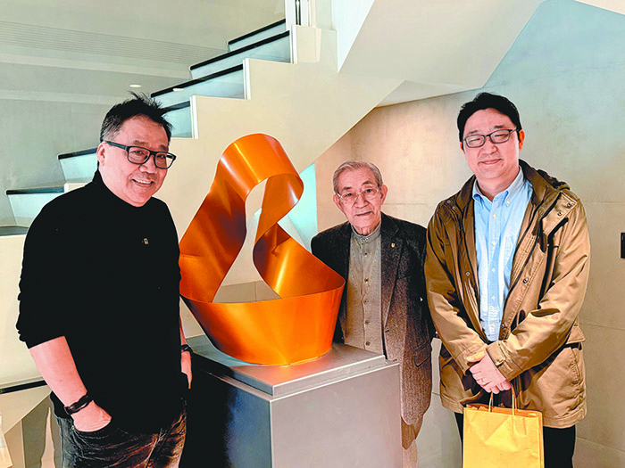 左起鄭忠信執行長、峯野龍弘牧師、金聖燮牧師。(圖/本報資料照)