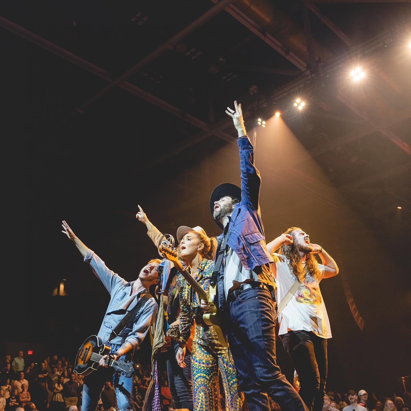（翻攝自FB@Hillsong Worship）