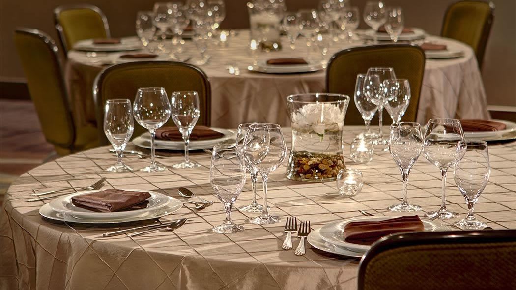 Ballroom set table at Northern Quest