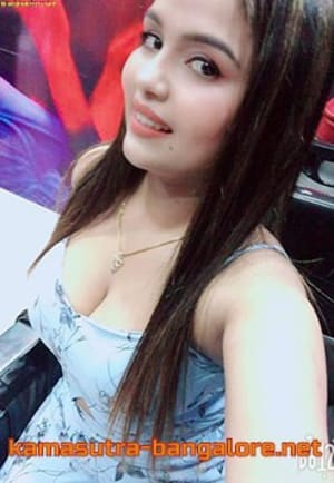 Aashi female escort service in bangalore