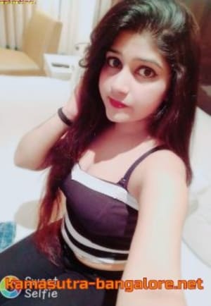 Iniya female escort service in bangalore