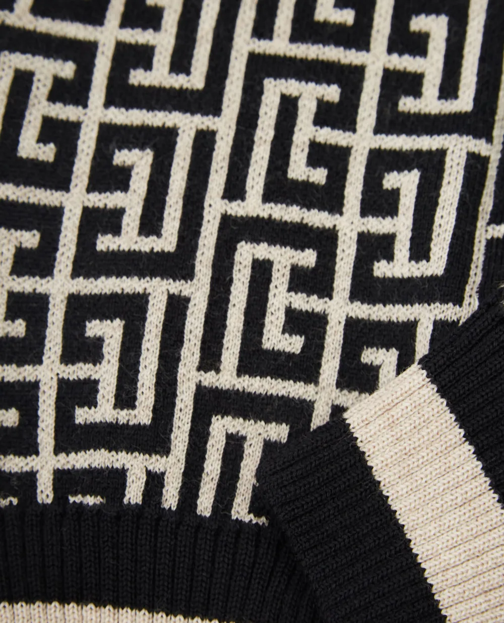 Шерстяная шапка Balmain WF1XC000K297, разноцветный цвет • Купить в интернет-магазине Kameron