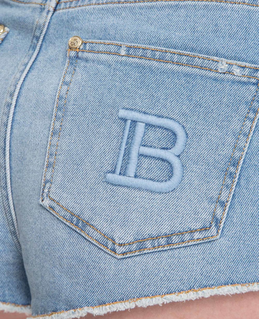 Джинсовые шорты Balmain TF15386D007, голубой цвет • Купить в интернет-магазине Kameron