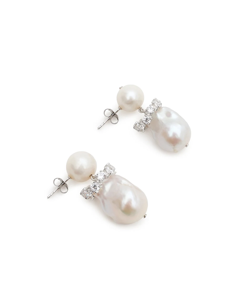Сережки з переробленого срібла з перлами та цирконієм Completedworks P217, срібний колір • Купити в інтернет-магазині Kameron