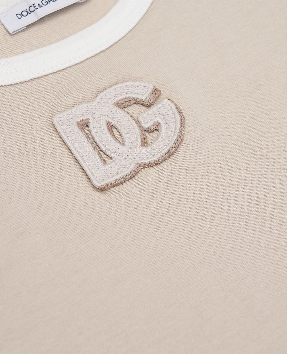 Детская футболка с вышитой аппликацией Dolce&Gabbana Kids L4JTJN-G7PRI-S, бежевый цвет • Купить в интернет-магазине Kameron