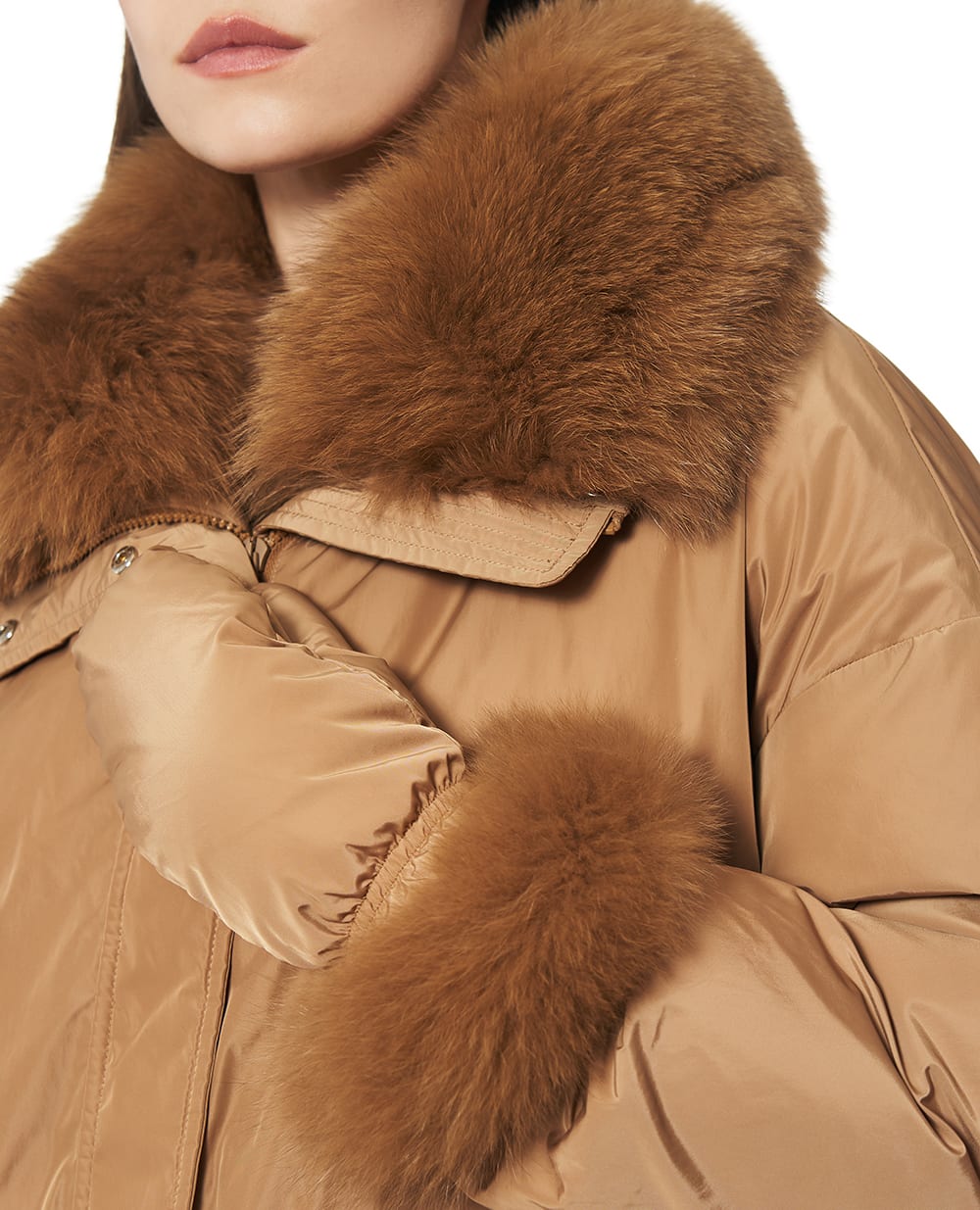 Куртка з рукавичками Yves Salomon 25WYV05866DOTM, коричневий колір • Купити в інтернет-магазині Kameron