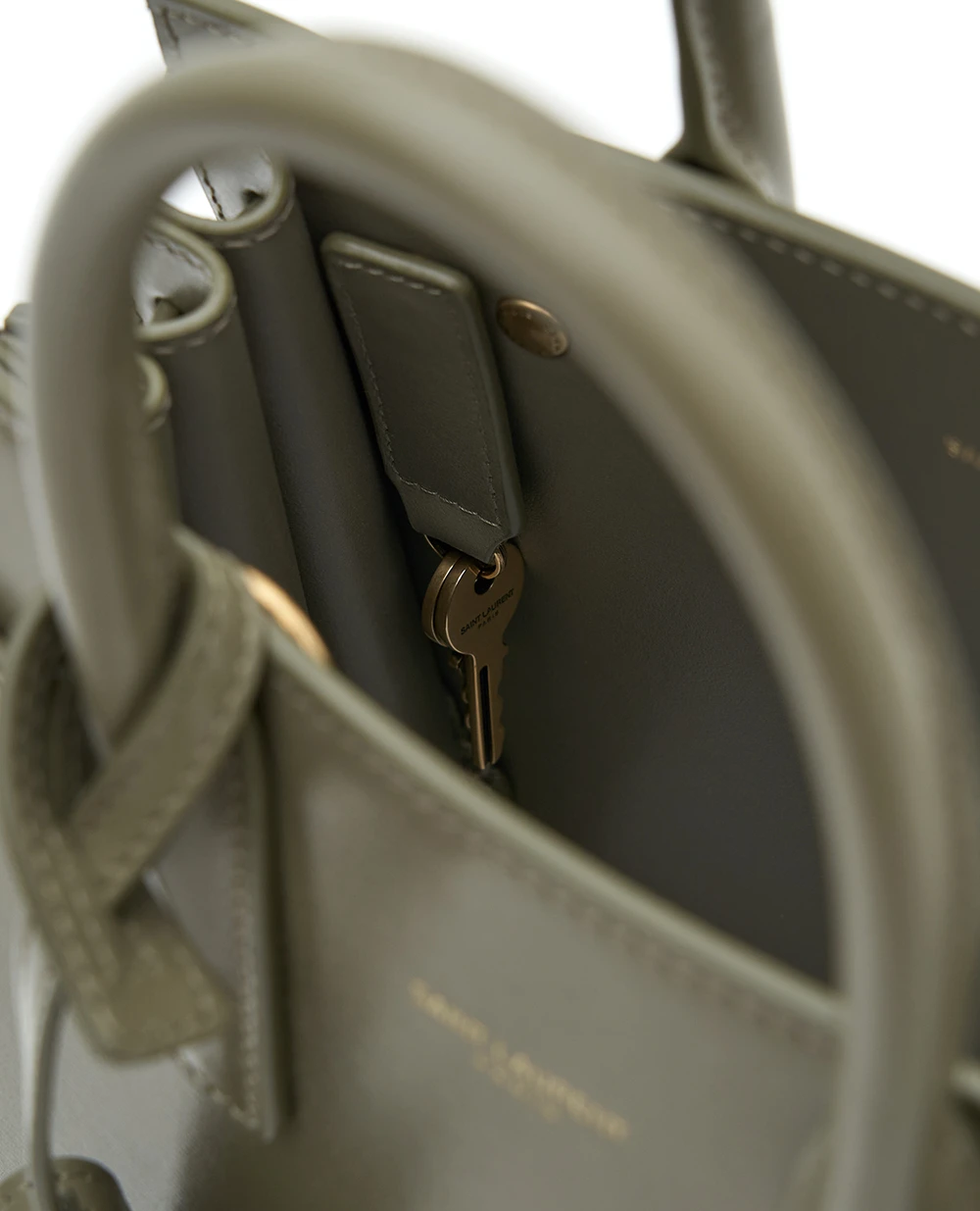 Кожаная сумка Sac de Jour Saint Laurent 392035-02G9W, серый цвет • Купить в интернет-магазине Kameron