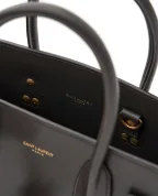 Saint Laurent Сумка Sac De Jour baby з телячої шкіри - Артикул: 421863-02G9W