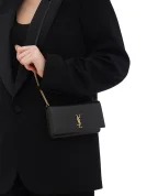 Saint Laurent Кожаная сумка Cassandre Phone Case - Артикул: 820175-0U40J