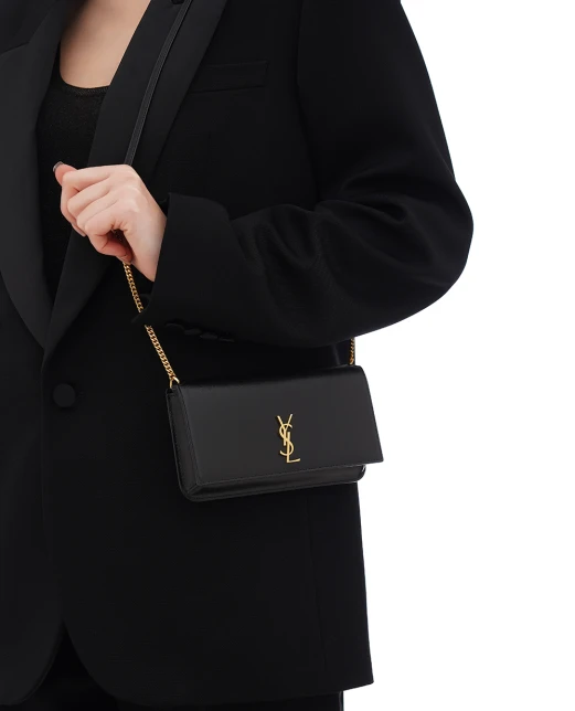 Saint Laurent Шкіряна сумка Cassandre Phone Case - Артикул: 820175-0U40J