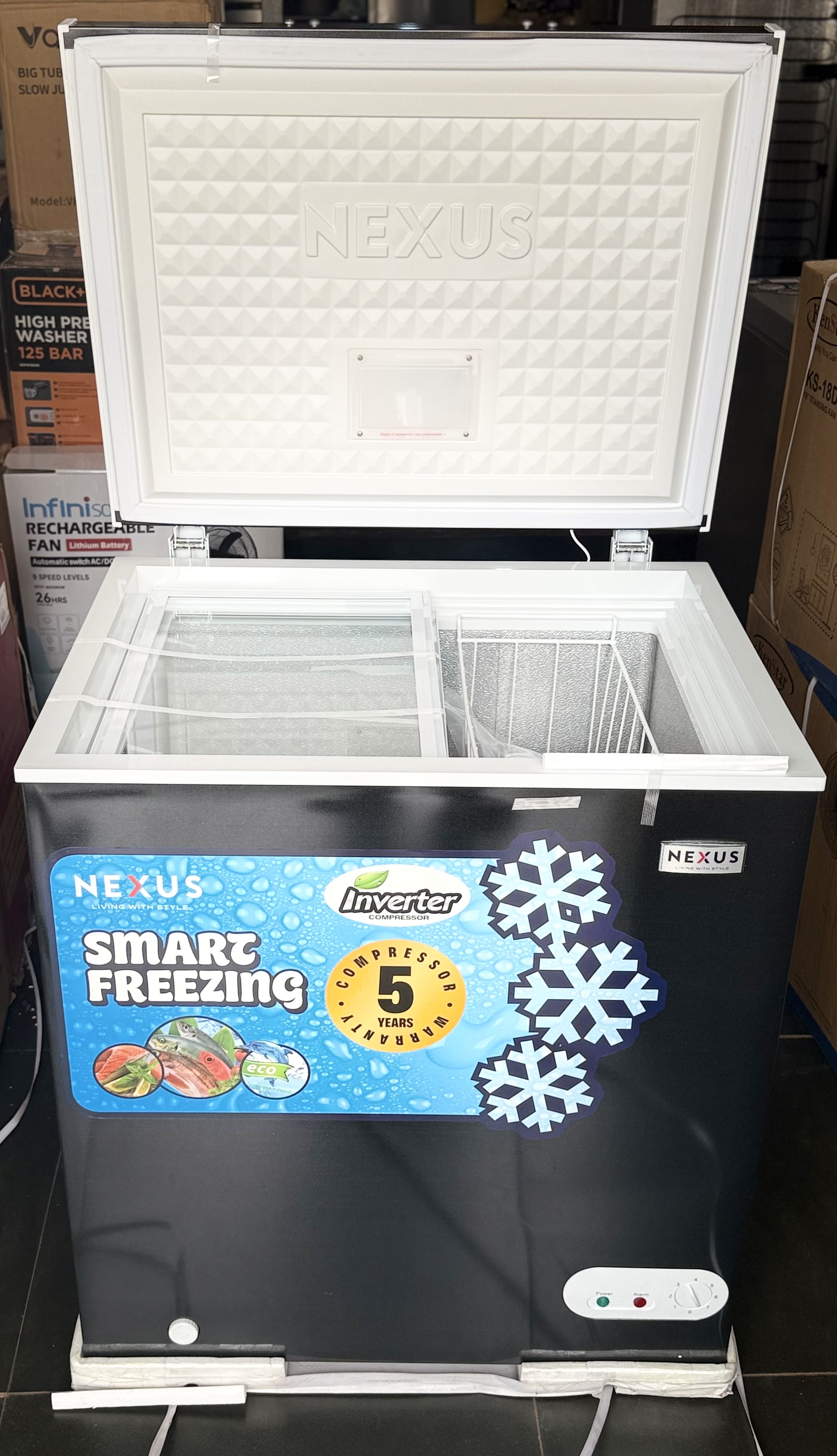 Nexus inverter chest freezer NX160HEI BLACK 162 liters