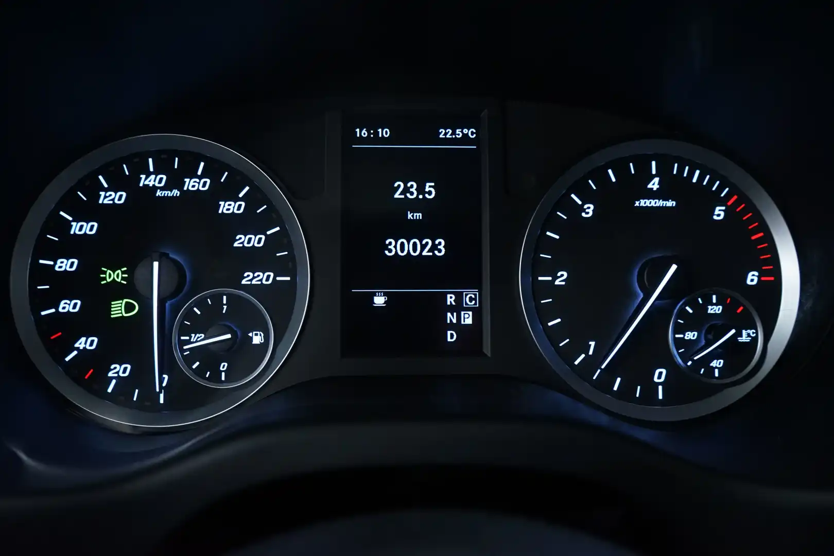car-image